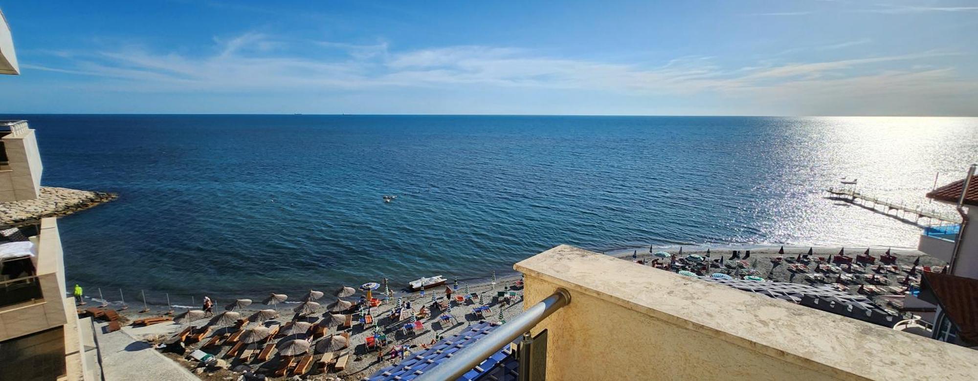 La Dolce Vita Durres Exterior photo
